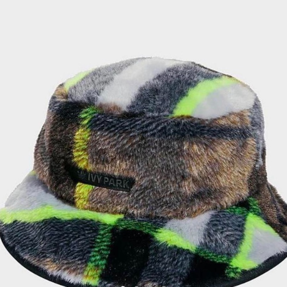 ADIDAS X IVY PARK REVERSIBLE BUCKET HAT